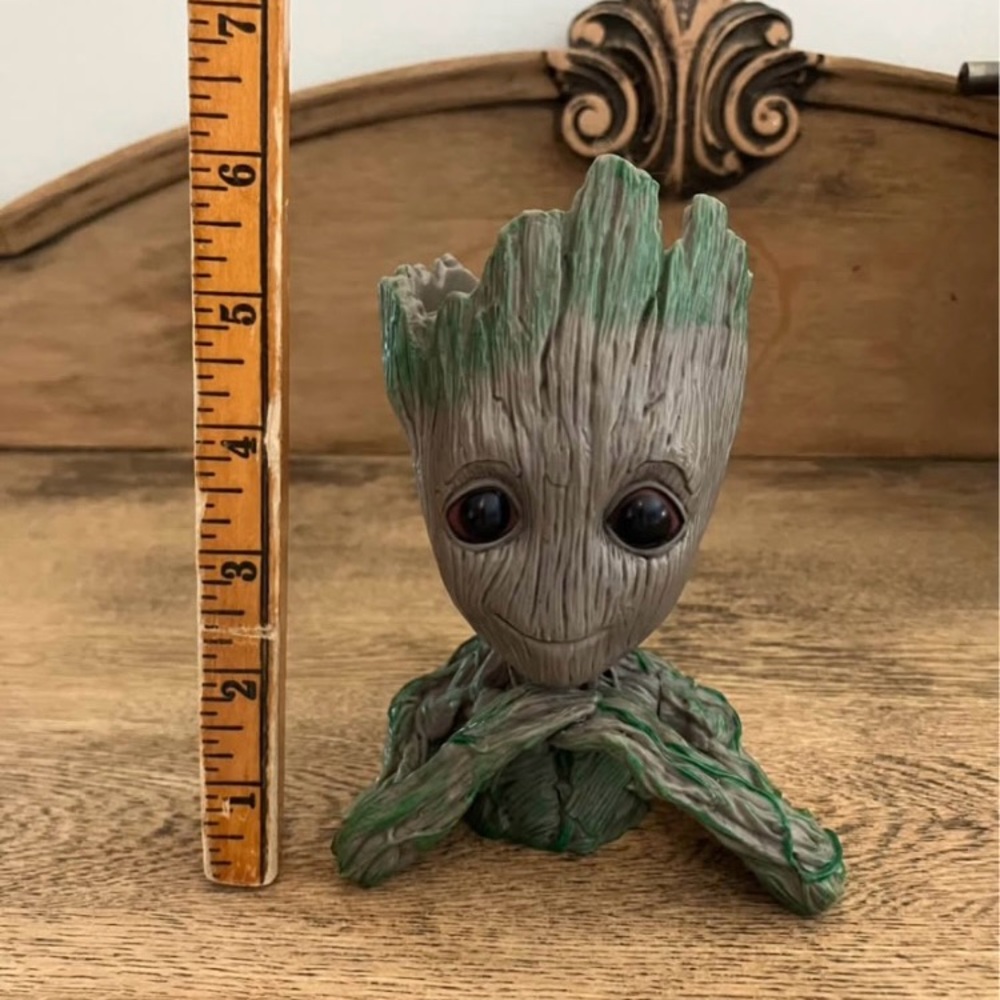 Disney Marvel Guardians
Groot Planter Pot